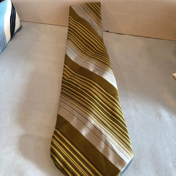 VINTAGE LOT of 8 Mens Ties - Some Imperfections SEE LISTING #F1 - Picture 2 of 16